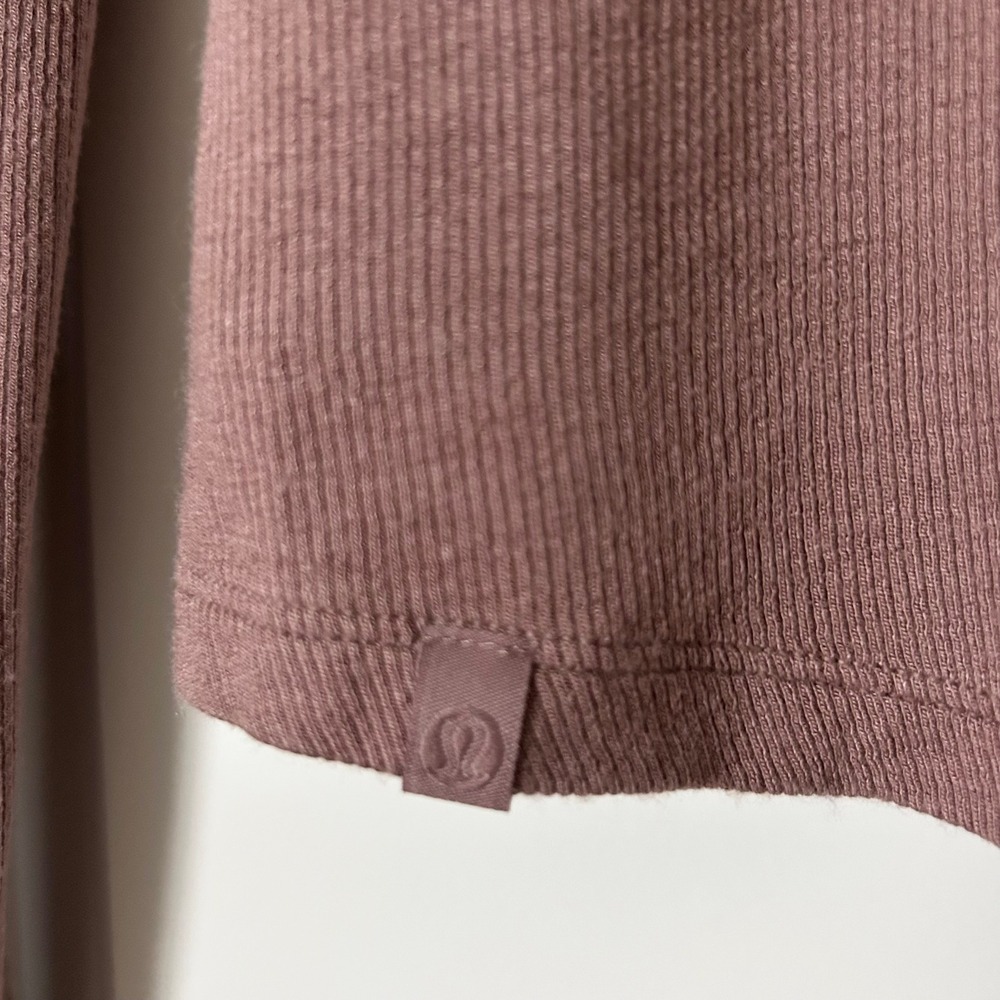Lululemon Hold Tight Henley Ribbed Rose Mauve Long Sleeve Button Top Size 6 - Picture 3 of 3
